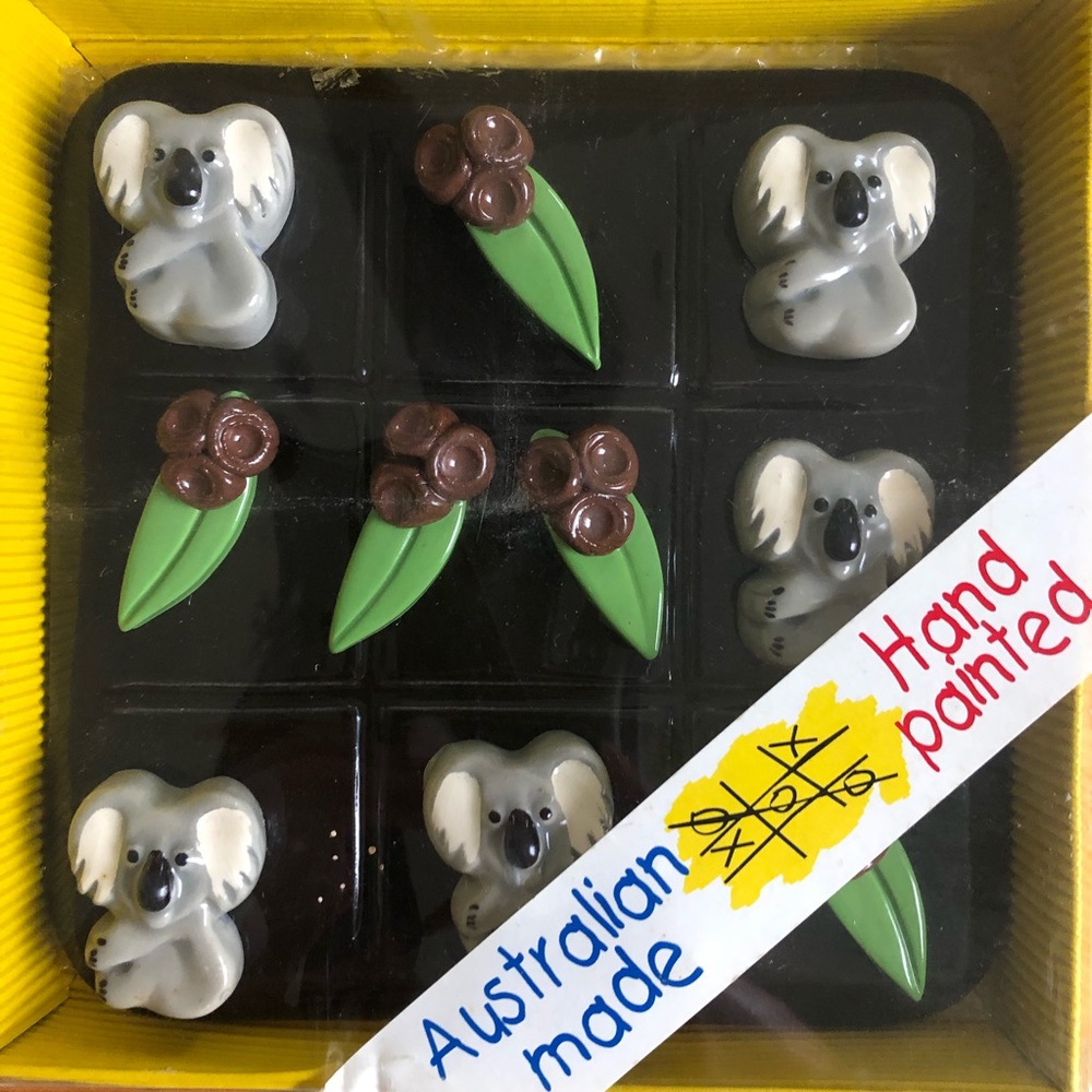 Australian made and hand painted ceramic koala and gum leaves naughts + crosses - Picture 2 of 2